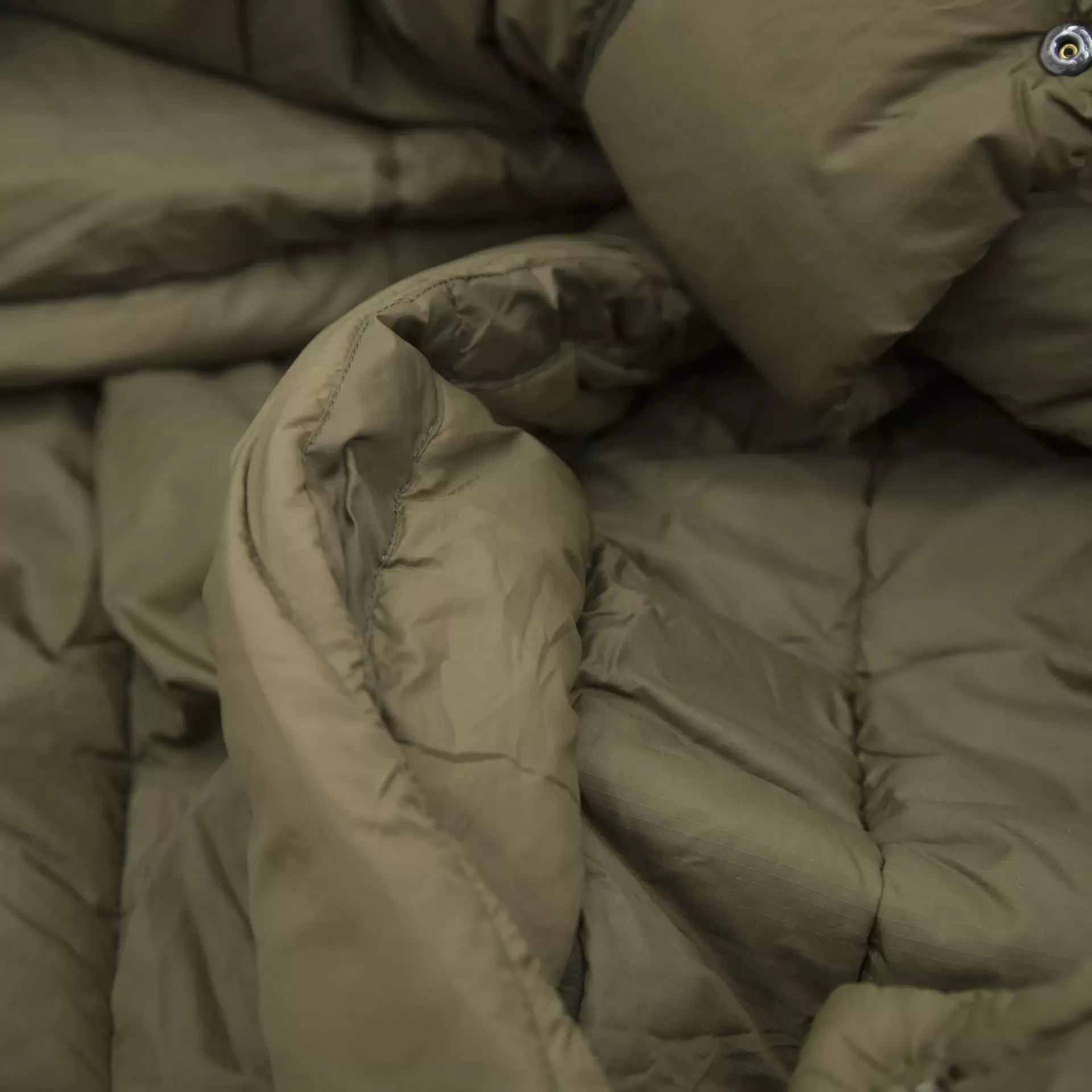 95943_23_survival_one_olive_10.webp