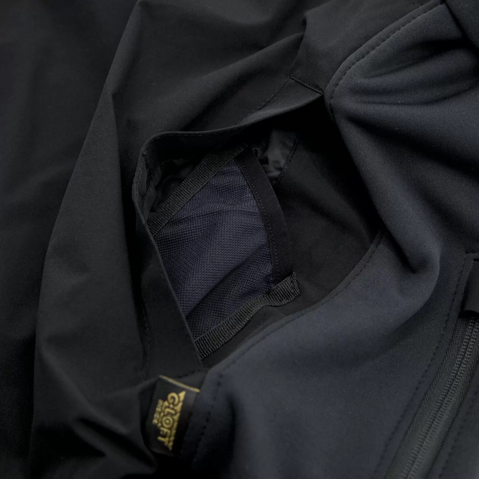 599429_g-loft_ultra_hoody_black_07.webp
