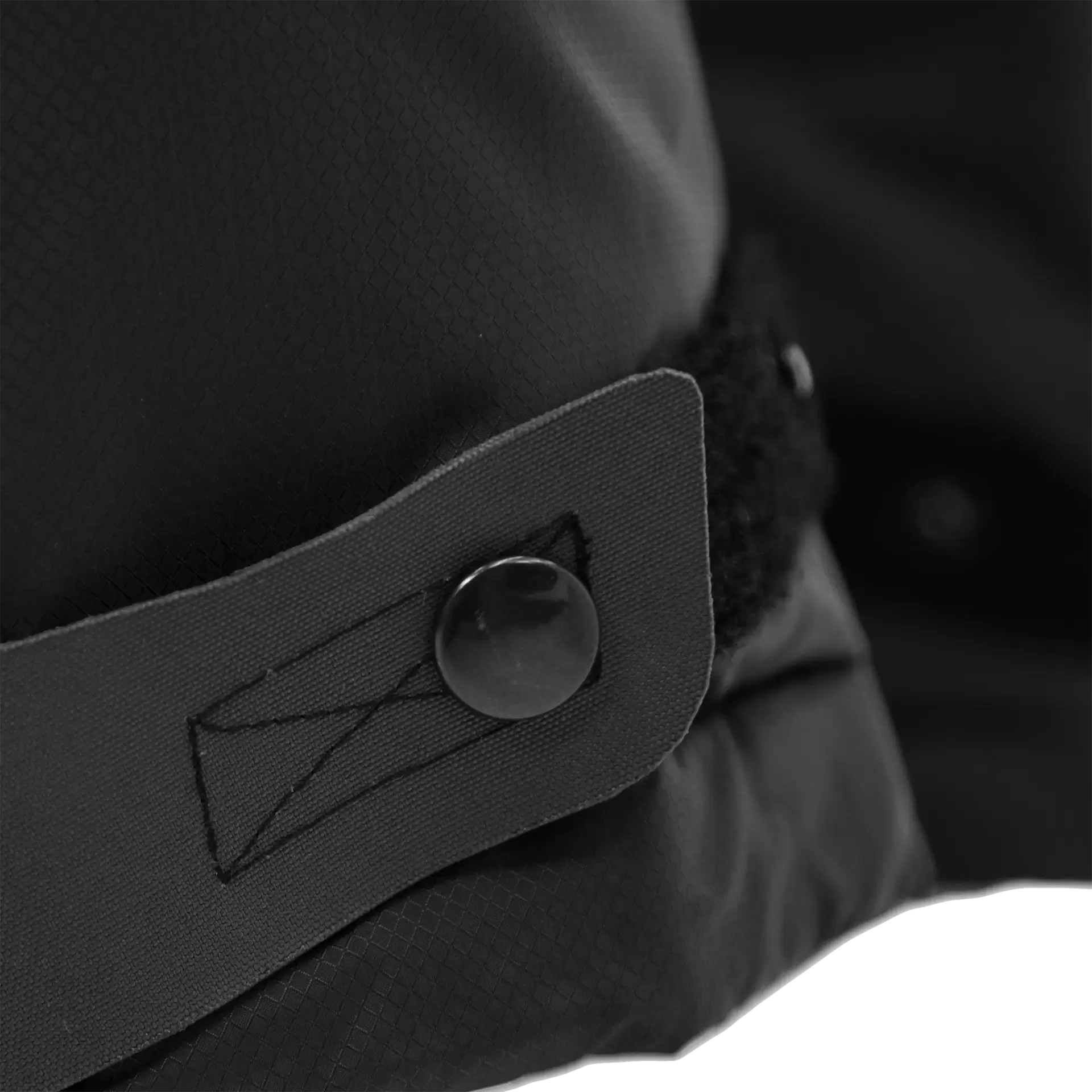 552422_23_lig_4-0_trousers_black_04.webp