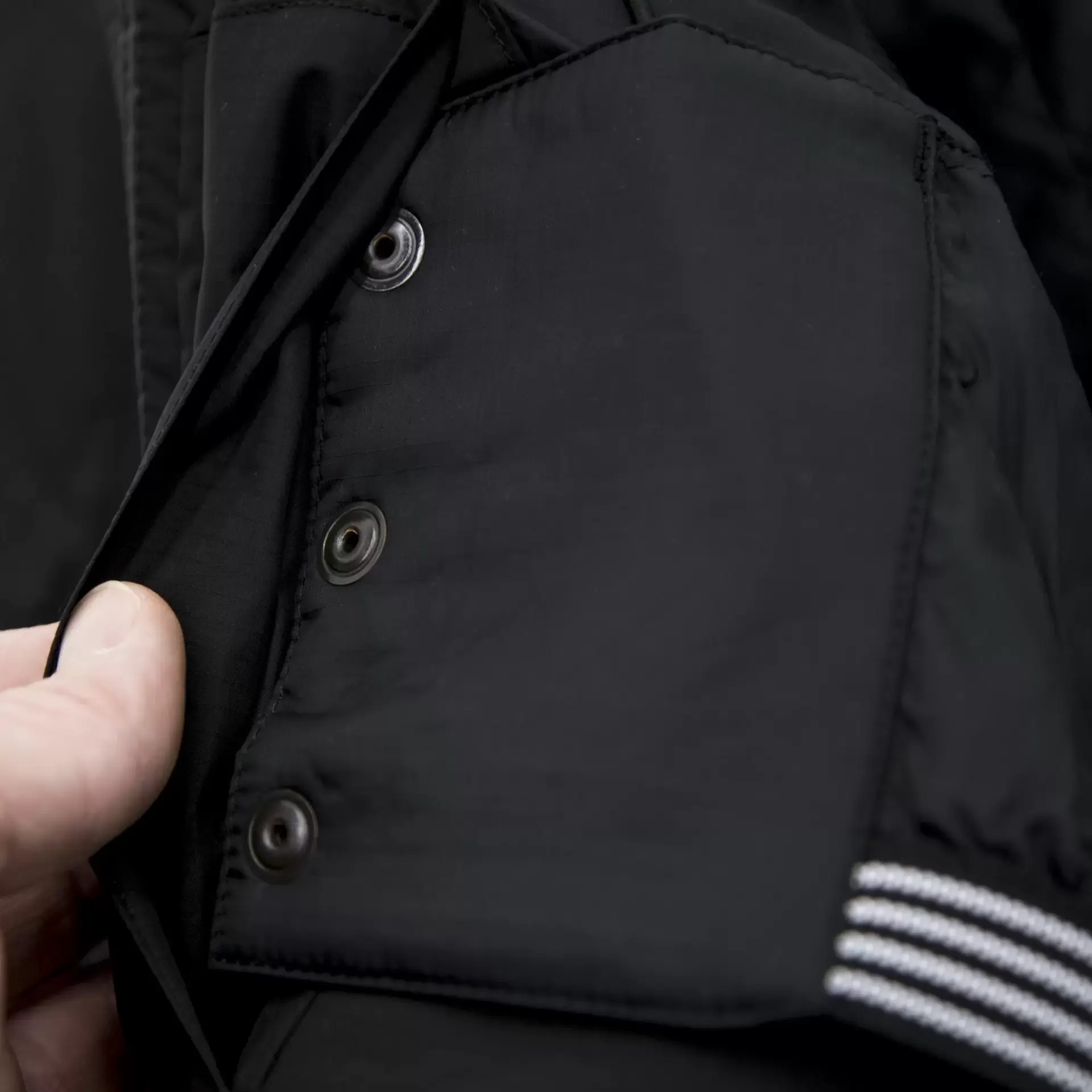22364_23_ecig_4-0_jacket_black_10.webp