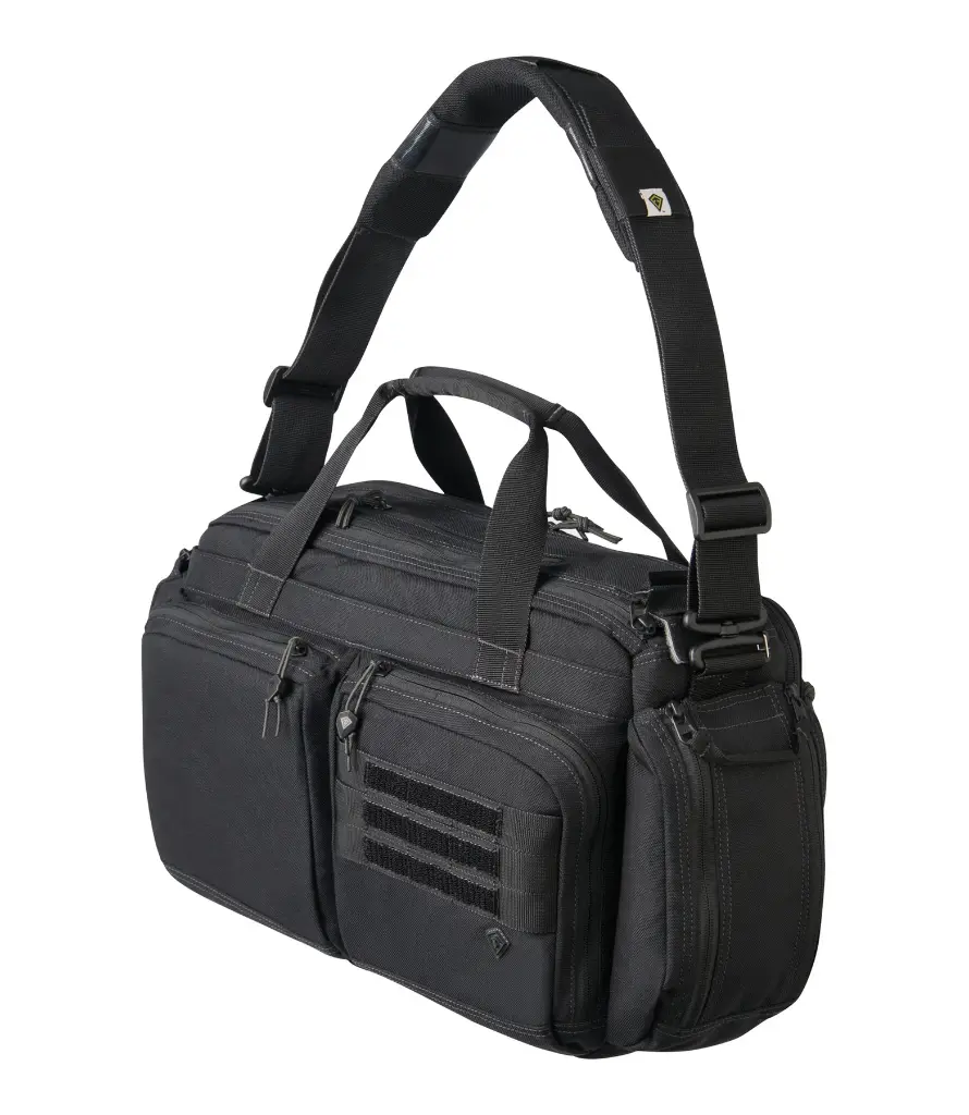 180002-executive-briefcase-le-black-isometric_2016_1800x1800.webp