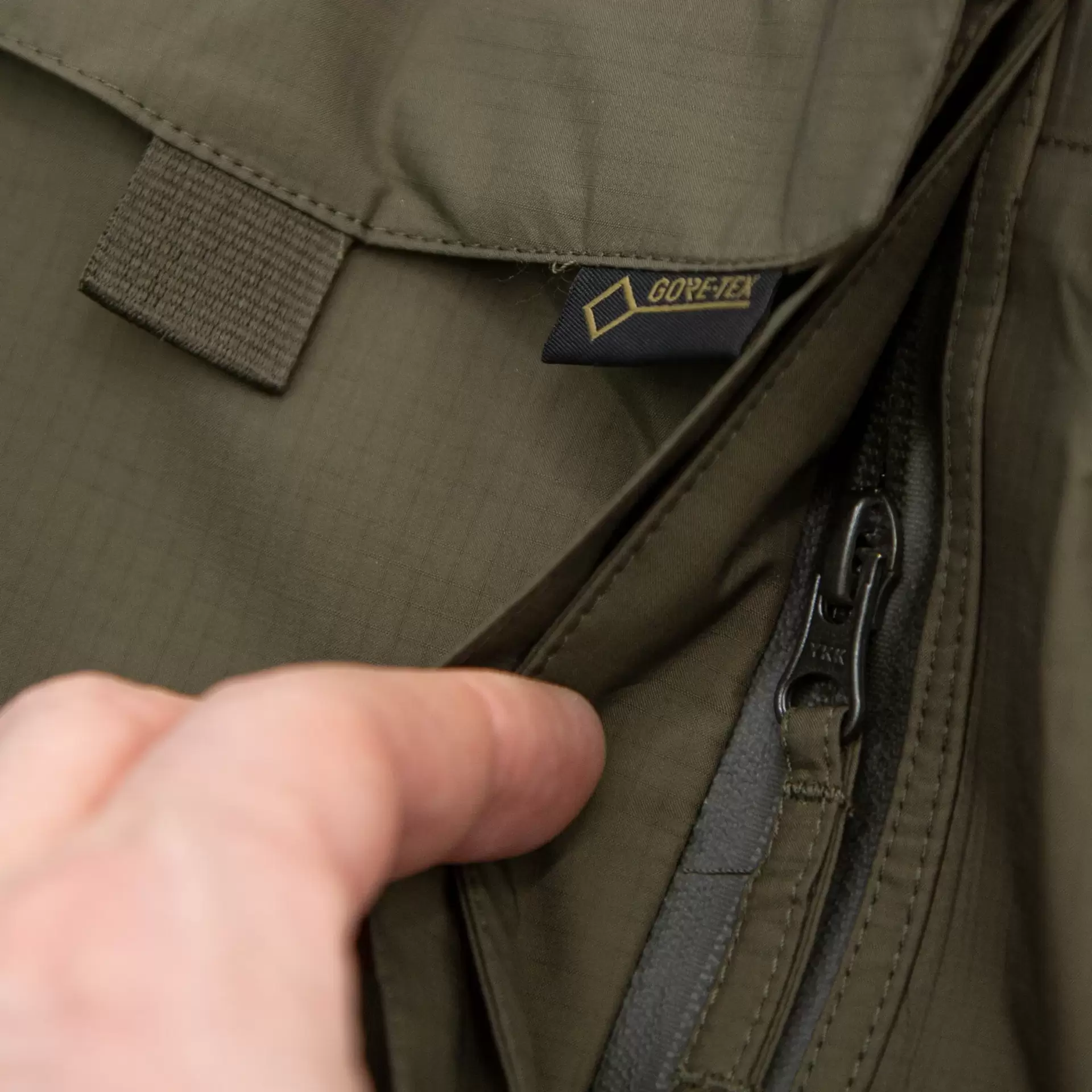 Carinthia_269375_23_trg_jacket_olive_08.webp