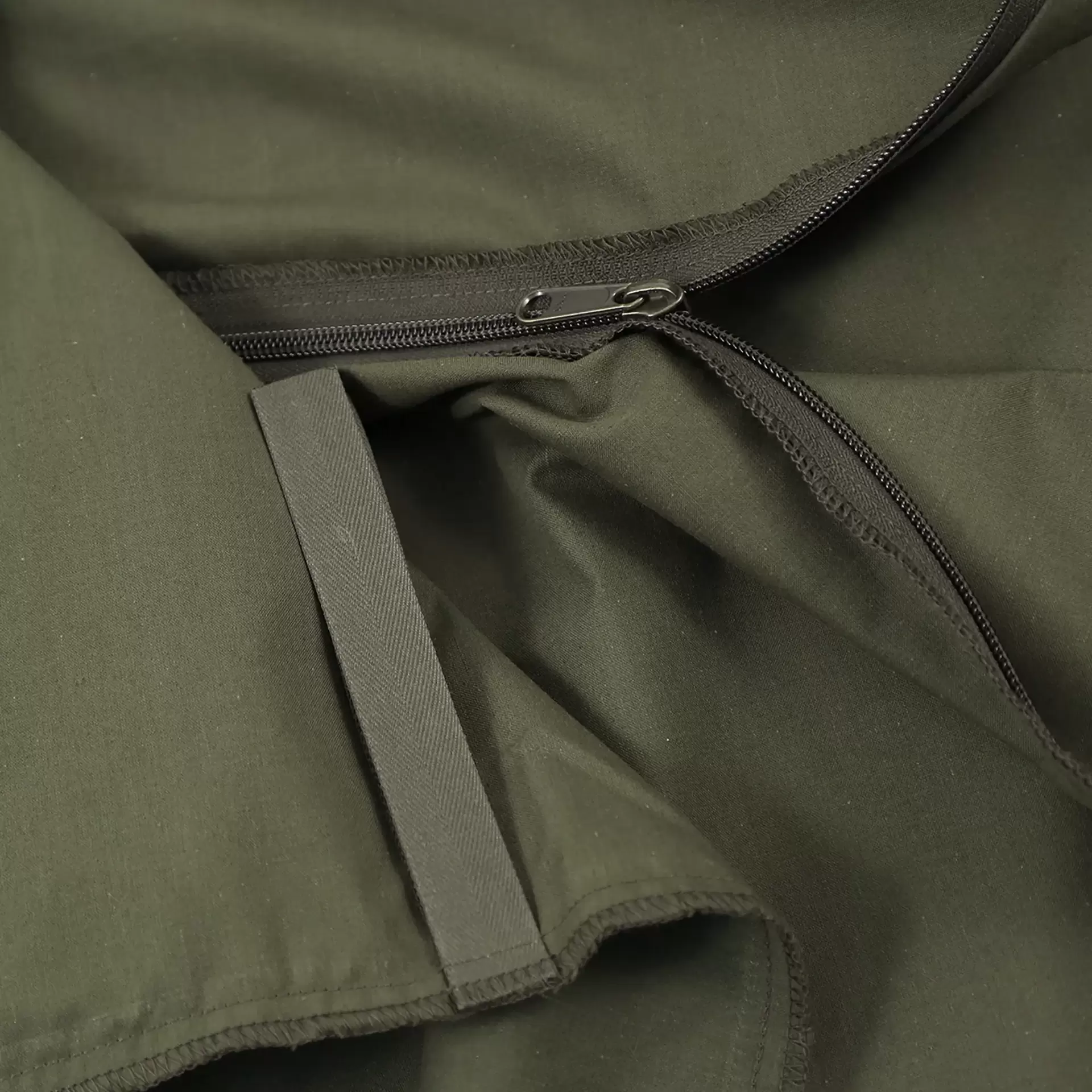 Carinthia_918351_23_polycotton_liner_olive_04.webp