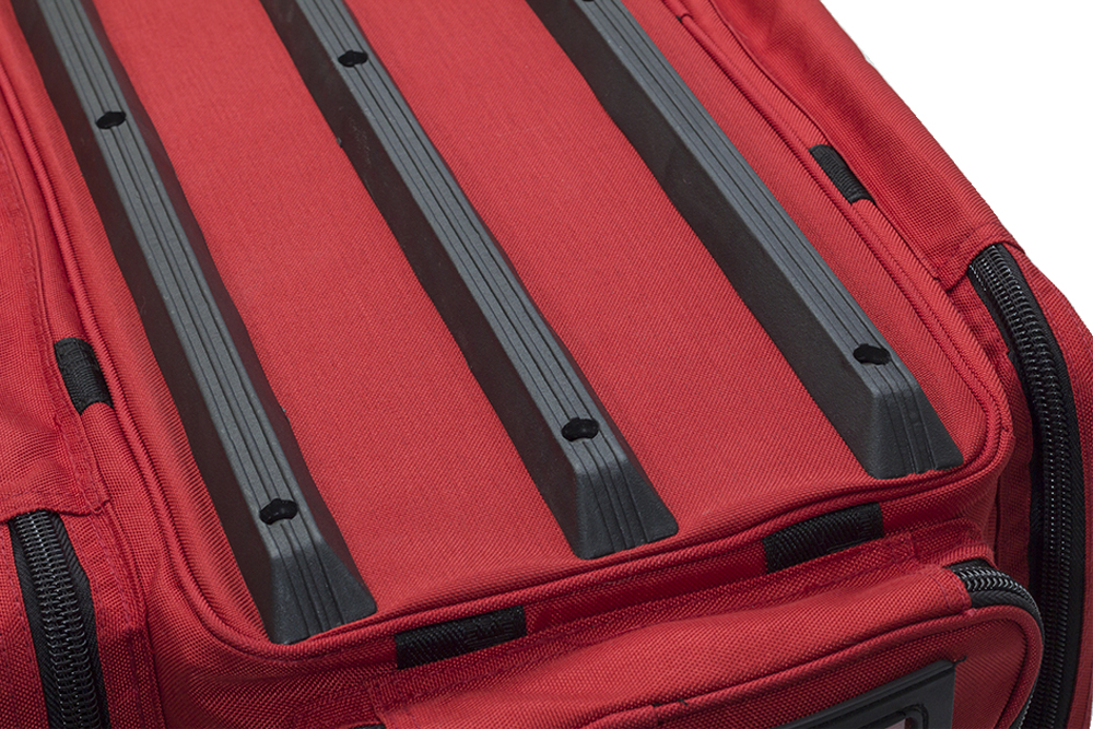 EB02.010_CRITICAL First-Responder-Tasche_rot_Boden.jpg